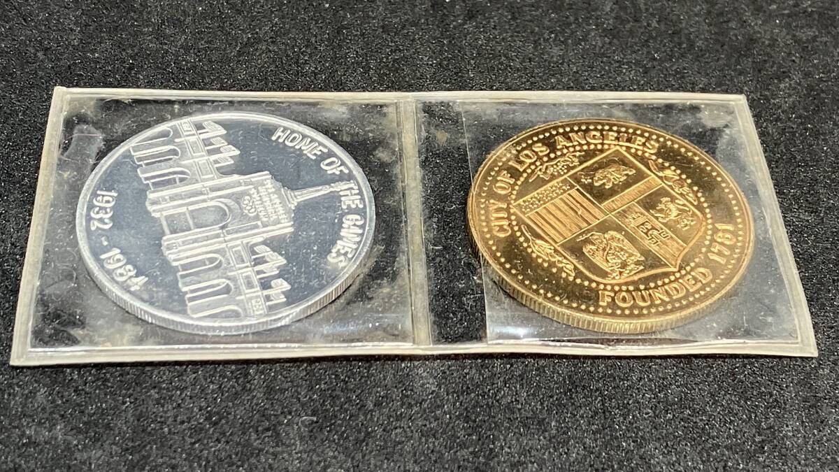 アメリカ 記念硬貨セット 2枚 ロサンゼルスメモリアルコロシアム 1932-1984の画像1