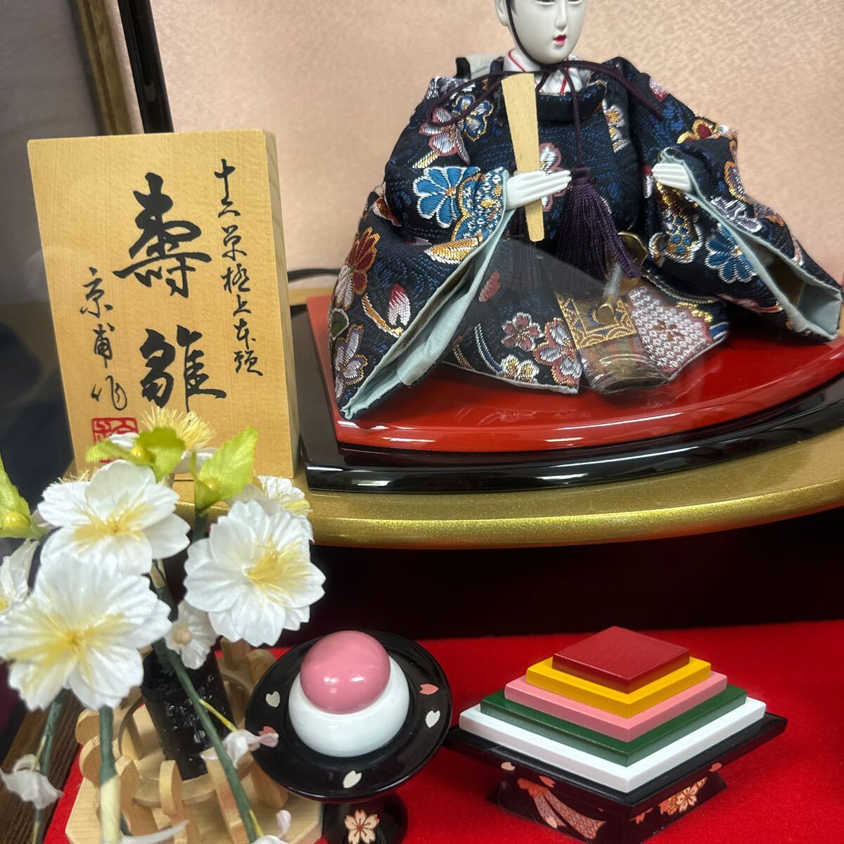 * exhibition goods doll hinaningyo glass case entering ..2 person .. capital . work wooden pink kimono floral print snow . lighting Hinamatsuri .. sama peach. .. interior 158-38