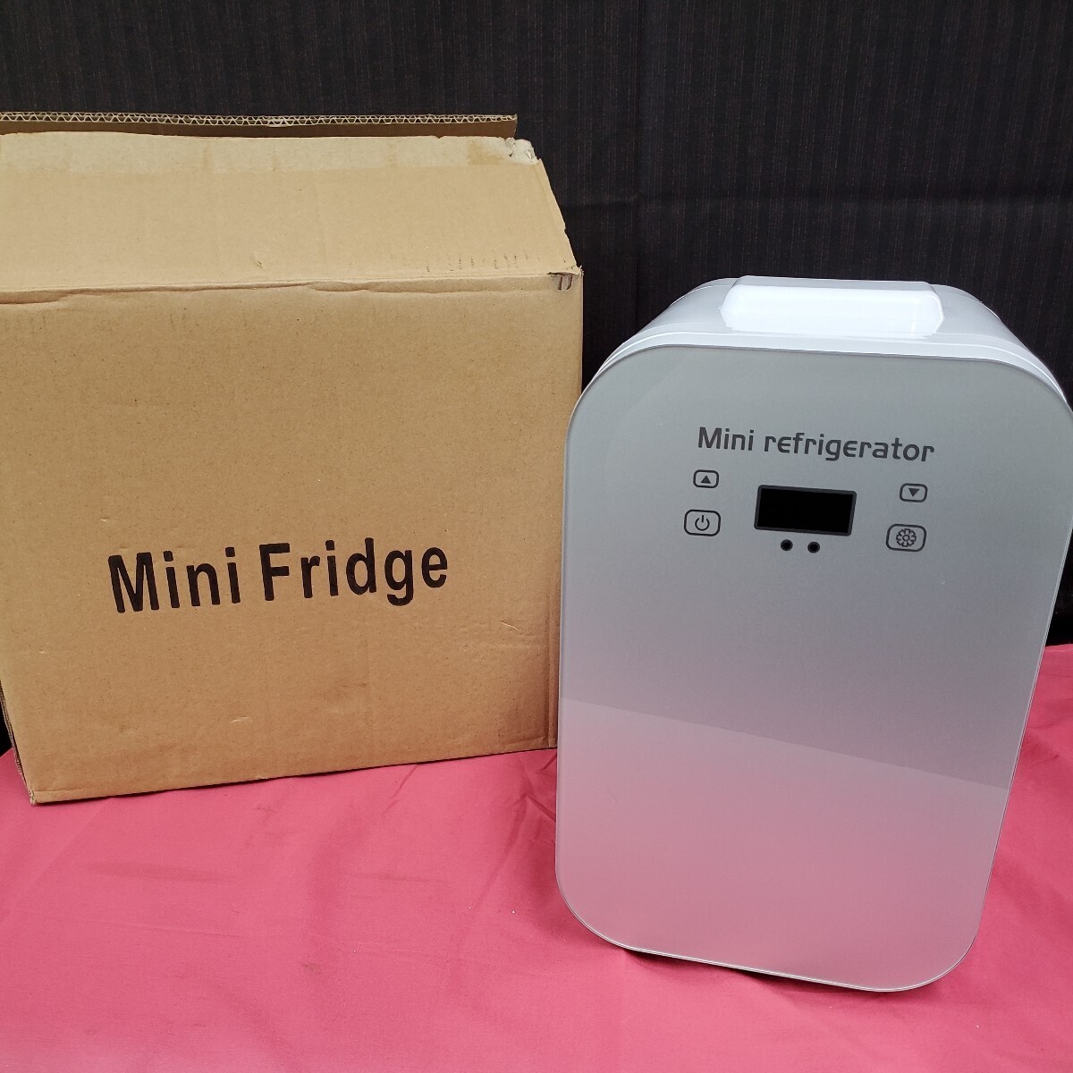 * не использовался MiniFridge температура холодный . Mini рефрижератор белый 8L портативный маленький размер рефрижератор холодильник 156-70