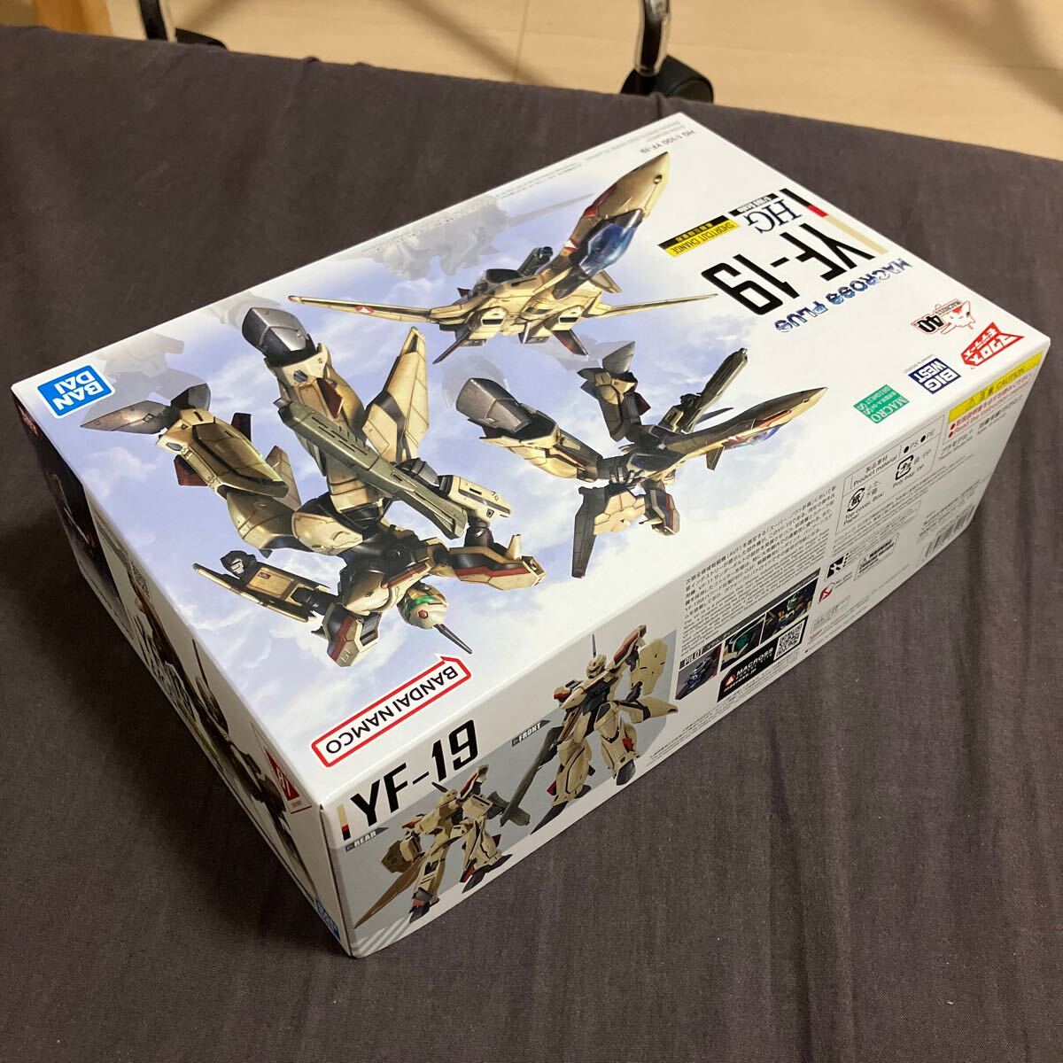 1円スタートですバンダイmacros plusマクロスモデラーズ HGマクロスプラス 1/100 YF-19 イサム・ダイソン機 の空き箱の画像4