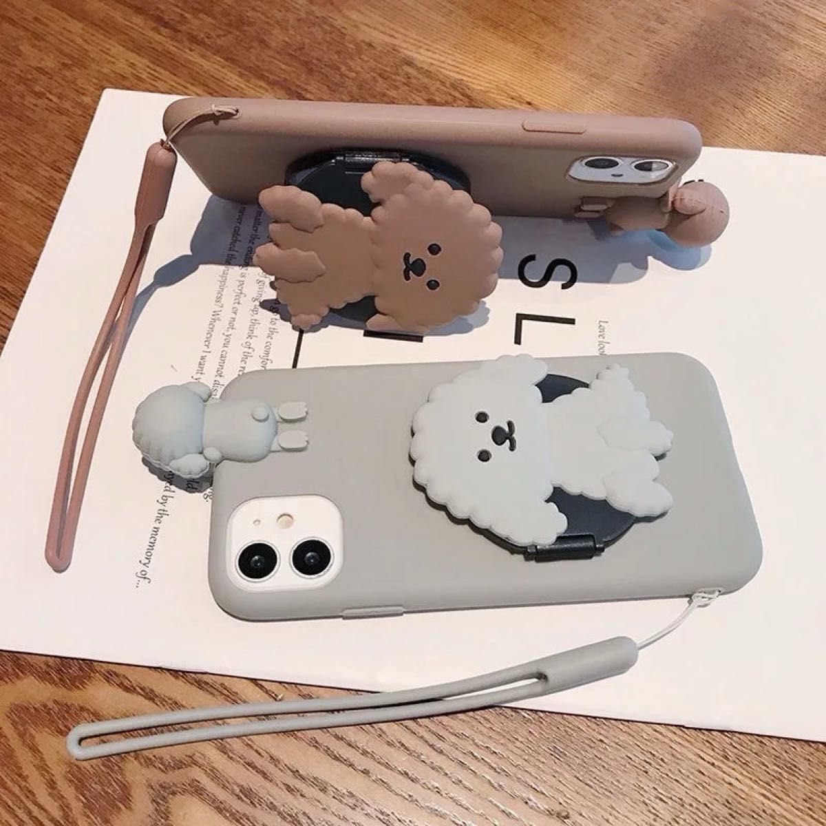 【※新品】iPhoneケース カバー トイプードル 犬 ブラウン 茶色 鏡 かわいい ミラー付き ハンドストラップ付き