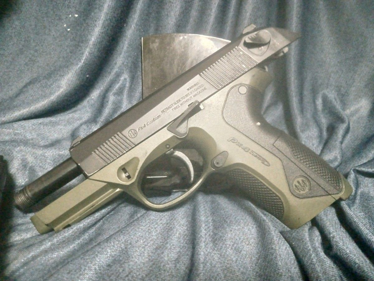 東京マルイ　 BERETTA　PX4 CANAAN仕様？