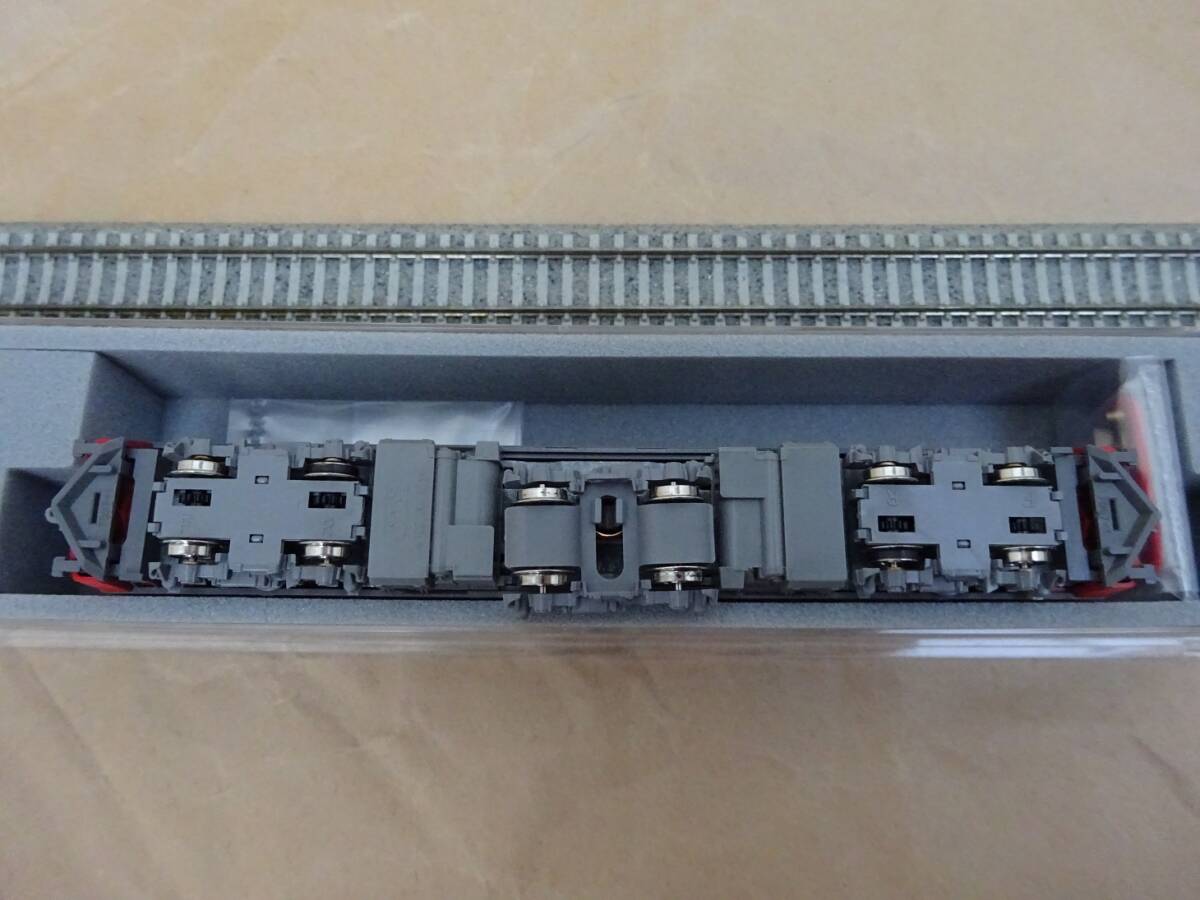 KATO 7007-1　DF400型 0番台　ディーゼル機関車　JR貨物_画像1を下から、以下同文。左側床下にKATO