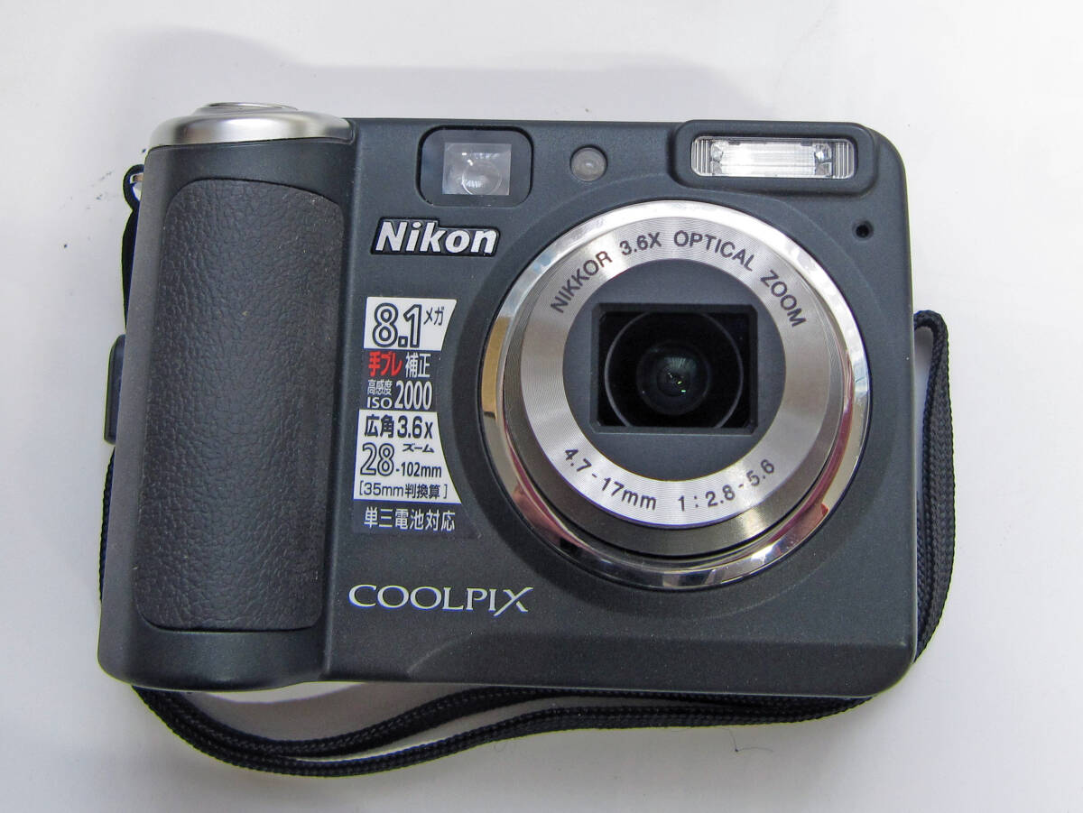 Nikon COOLPIX P50　単三使用_画像2