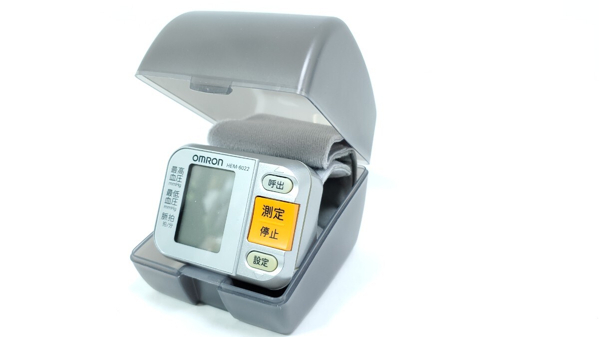 オムロン OMRON 手首式血圧計 手首式 血圧計 動作確認◯ 説明書無し_画像1