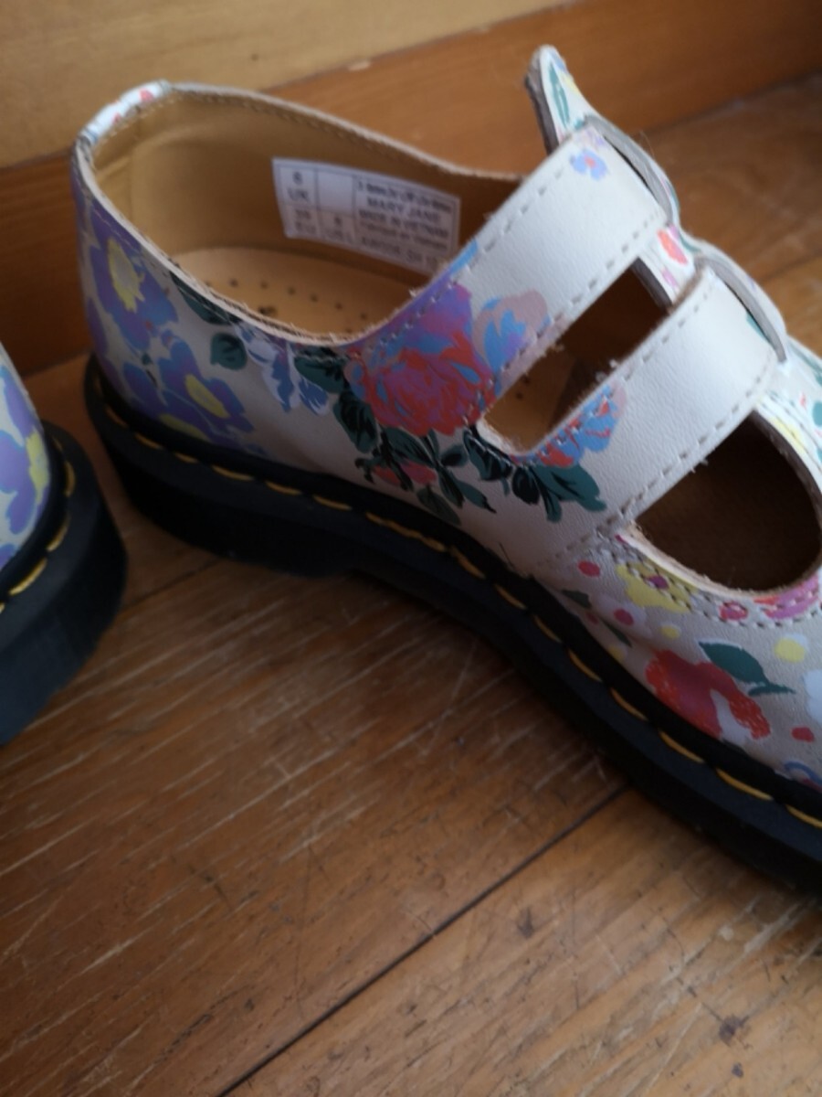 ドクターマーチン メリー ジェーン 花柄 レディース ツインストラップ Tバー フラワー Dr.MARTENS MARY JANE FLORAL MASH UP BACKHAND_画像4