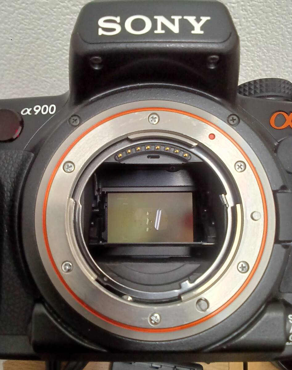 【SONY】デジタル一眼レフ α900 DSLR-A900 + レンズ4点 + HVL-F58AMスピードライト コンパクトフラッシュ8GB付 まとめ出品 通電確認済の画像4