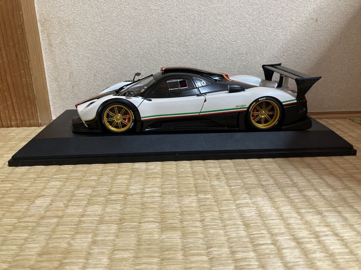 ケース付き オートアート シグネチャー 1/18 パガーニ ゾンダ R ※ レボリューション では無い。 AUTOart Pagani Zonda R not Revolucionの画像4