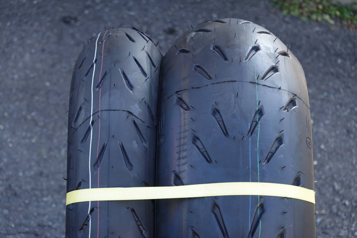 ミシュラン パワーGP MICHELIN POWER GP 120/70ZR17+180/55ZR17 前後セット 送料無料 国内正規品 フレッシュタイヤ続々入荷中！の画像4