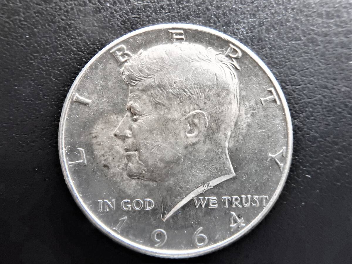  ☆アメリカ 1964年 ケネディ ハーフダラー銀貨 50セント銀貨☆の画像1