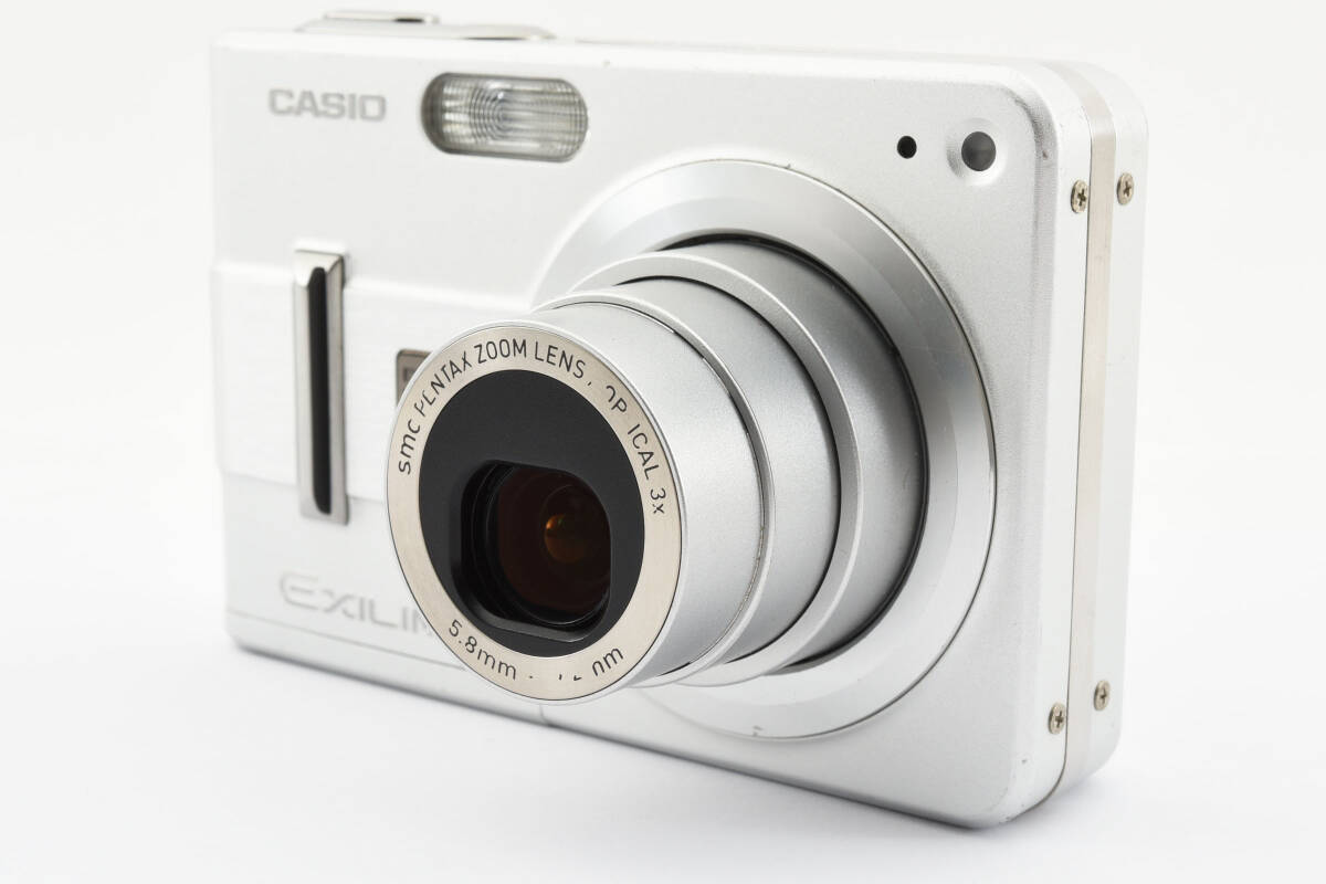★実用品★ CASIO カシオ EXILIM ZOOM EX-Z57 コンパクトデジタルカメラ クレードル付 CCD機 #1242の画像2
