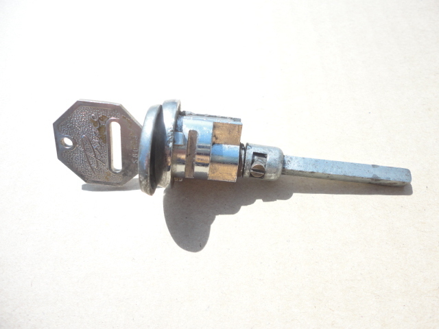 プリンススカイラインS54A・S54B プリンス純正鍵付き ドアロックシリンダー（日産スカイライン、S50、S57）の画像8