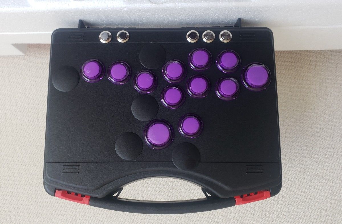 レバーレスコントローラー　パープル　紫ボタン　自作　ヒットボックス風　アタッシュケース型　持ち運びに便利