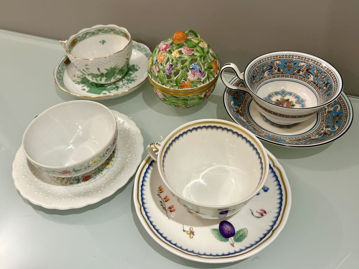 原1【1円スタート】ブランド食器 合計11点セット カップ5点 ソーサー5点 ボンボン入れ1点 HEREND/WEDGWOOD/Richard Ginori/Studio BOYERの画像1