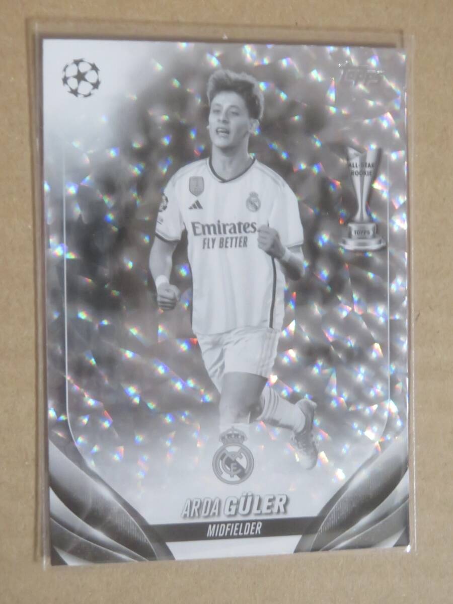 2023-24 TOPPS UEFA CLUB COMPETITIONS BLACK & WHITE ICY パラレル ARDA GULER 097/150の画像1