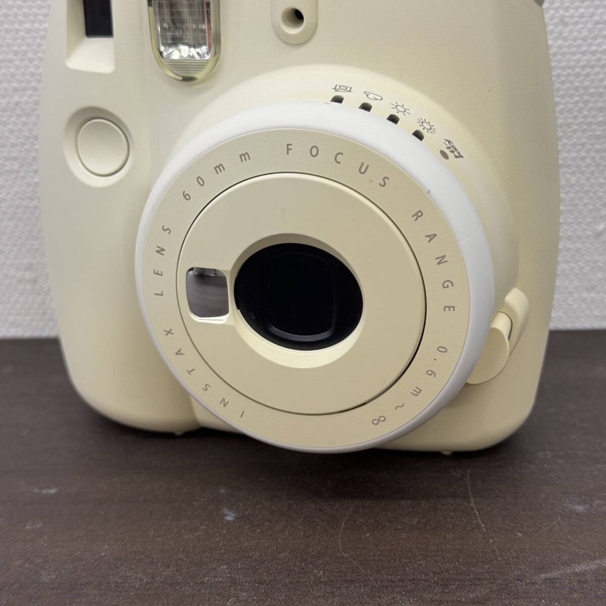 送料580円～ ジャンク 通電確認済み FUJIFILM 富士フイルム instax mini 8+ チェキの画像5