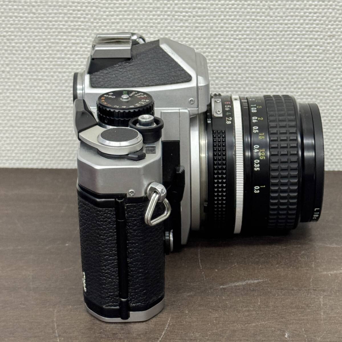 送料600円～ ジャンク 動作未確認 Nikon ニコン 35mm 1:2.8 一眼レフ カメラ 製造番号3215229の画像3