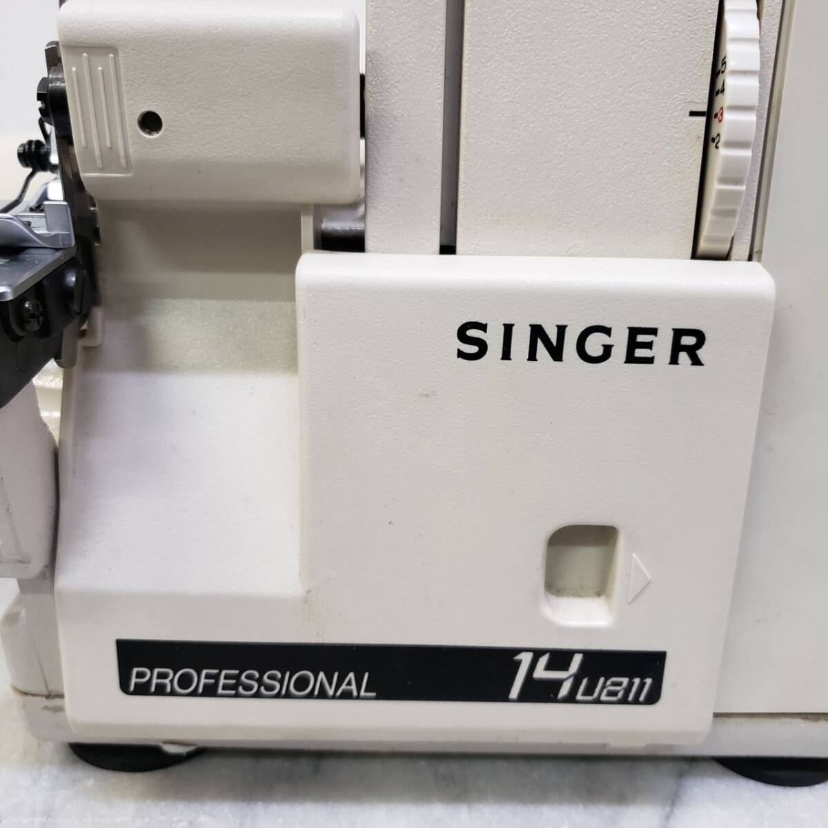 送料1100円～ ジャンク 動作未確認 SINGER PROFESSIONAL 14U811 シンガー プロフェッショナル ロックミシンの画像7