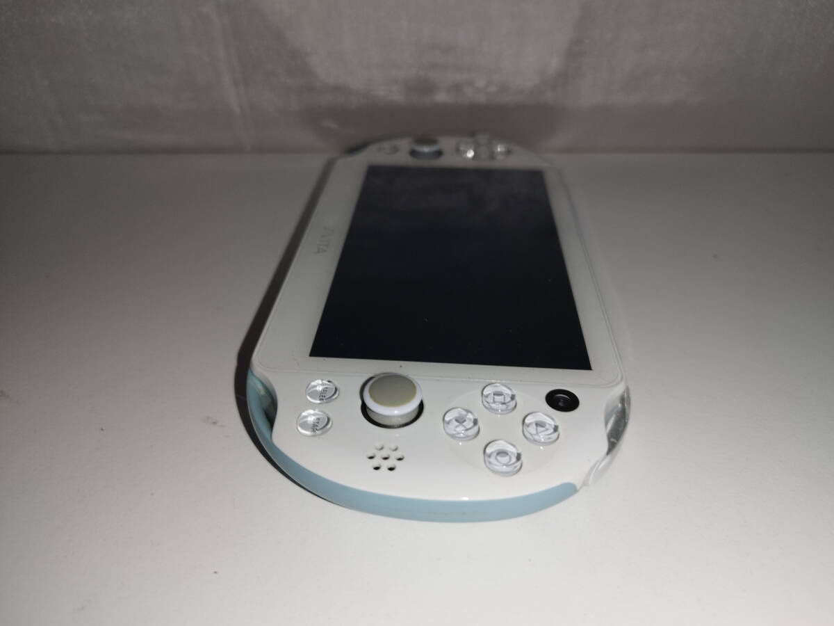 【中古品】 PSVITAハード PlayStation Vita本体 Wi-Fiモデル ライトブルー・ホワイトPCH-2000の画像10