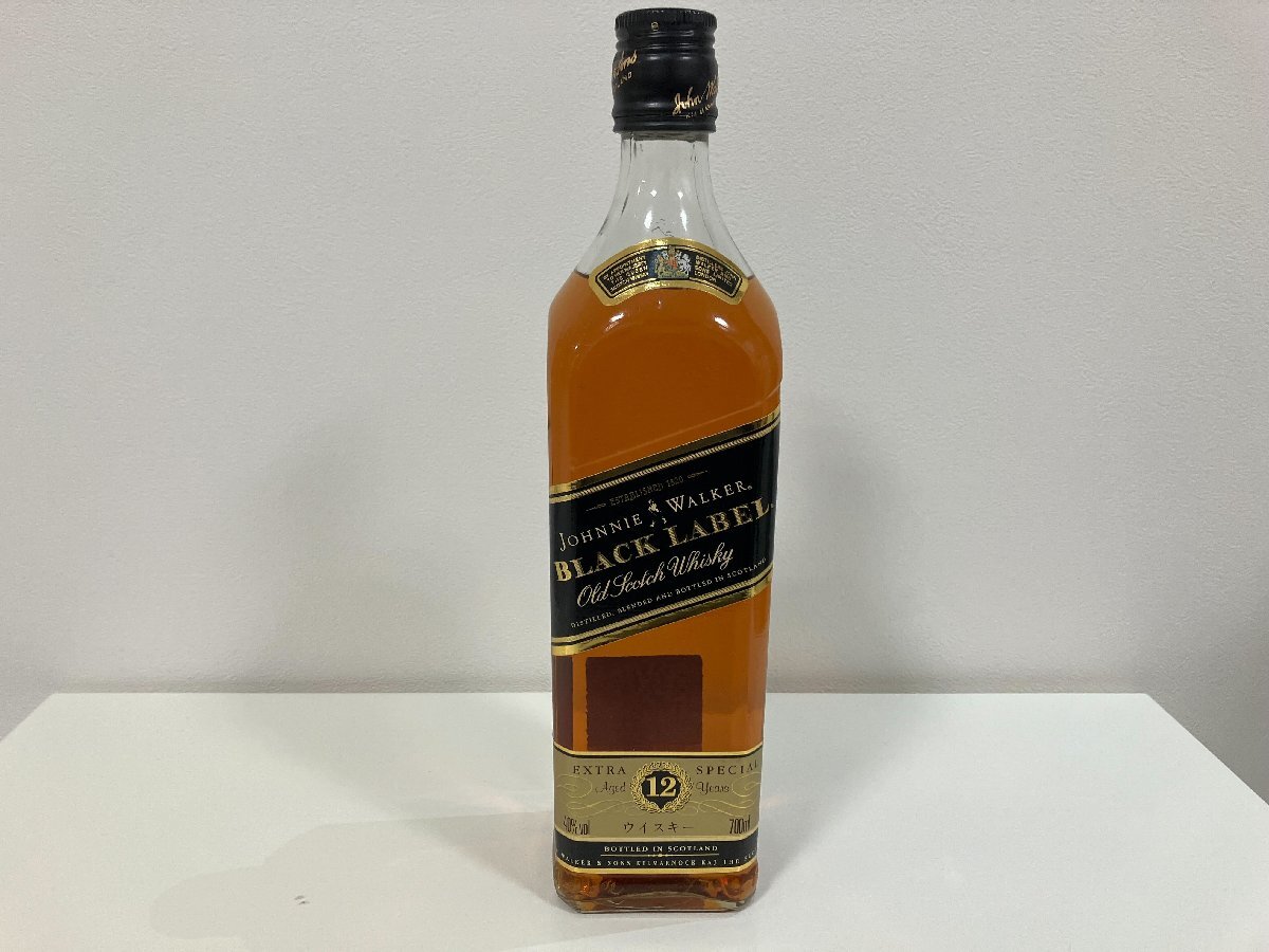 【C47449】JOHNNIE WALKER ジョニー ウォーカー BLACK LABEL ブラック ラベル 12年 黒キャップ 700ml 40% 未開栓 【中古品】の画像2