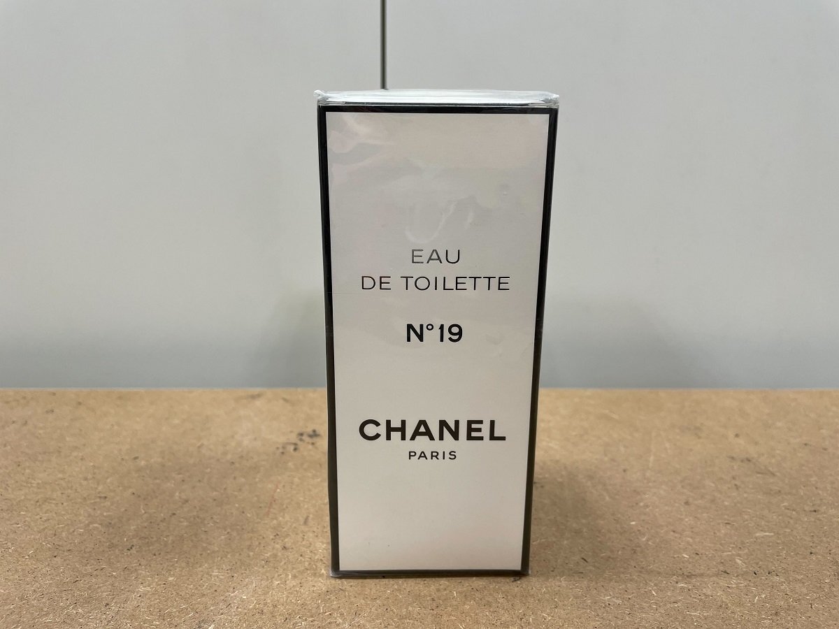 【J69298】CHANEL №19 EAU DE TOILETTE シャネル 200ml 元箱付 未開封 経年保管品の画像1