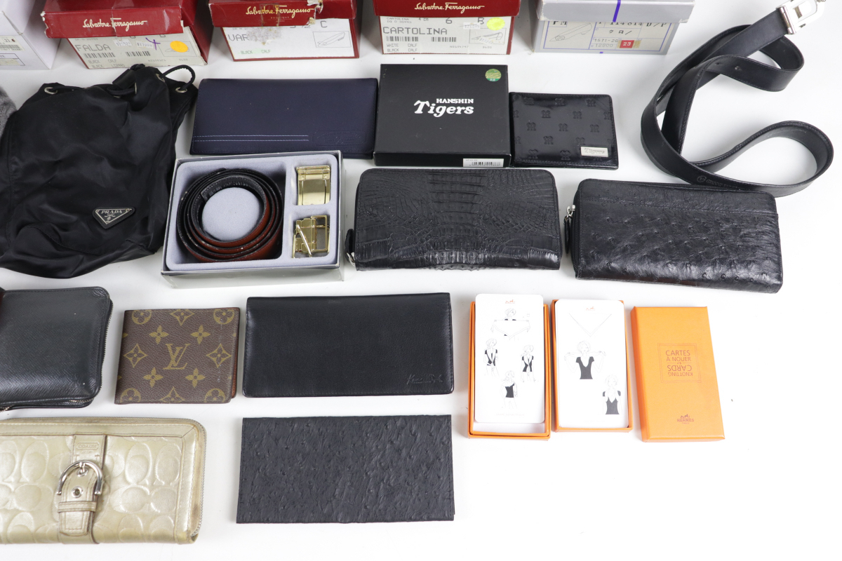 ブランド小物 まとめ coach Cartier CELINE LOUIS VUITTON PRADA ARNOLD PALMER 等 財布 靴 ベルト レディース メンズ 010JYBJH54の画像5