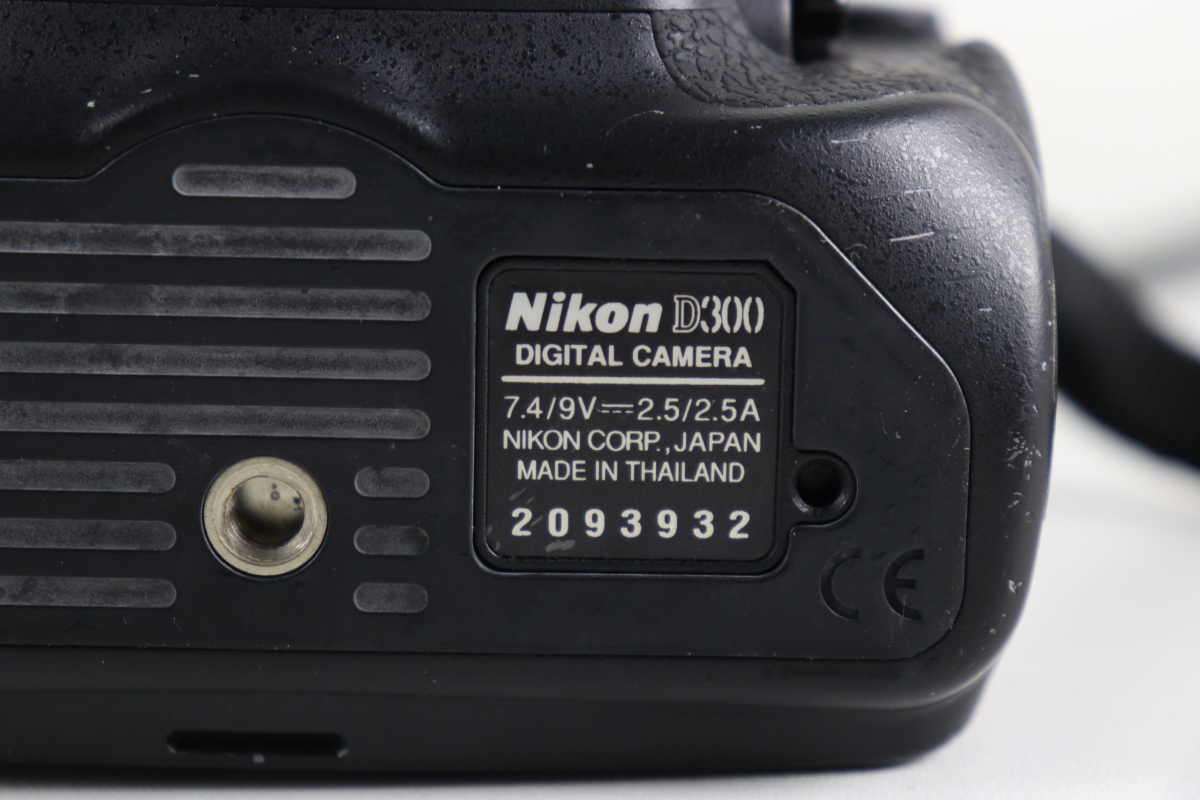 Nikon D300 ニコン ボディ デジタル一眼レフカメラ カメラ 本体 光学機器 012JSNJO53