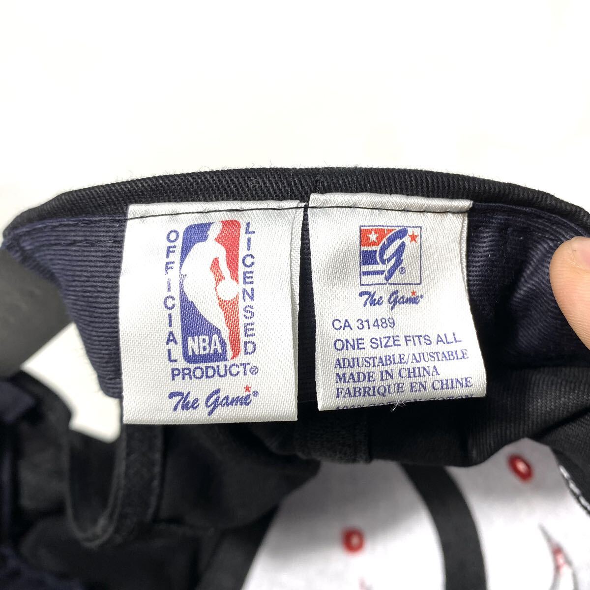 ■ 未使用 デッドストック ビンテージ The game NBA BULLS ブルズ 刺繍ロゴ スナップバック キャップ ONE SIZE スポーツ バスケ 観戦 ■_画像6