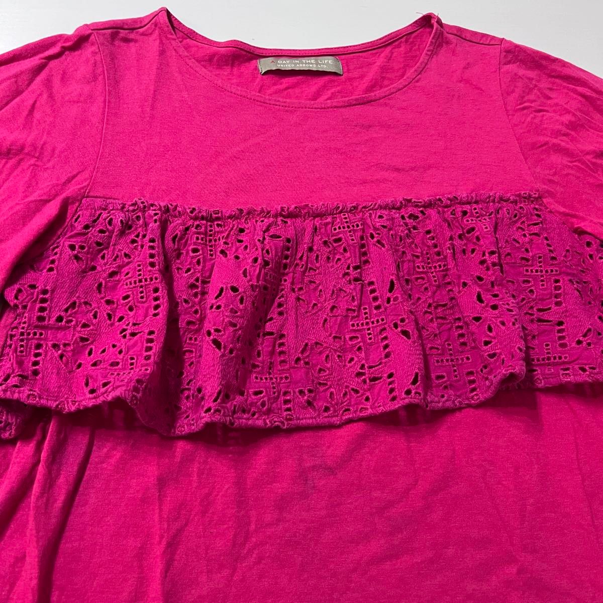 ユナイテッドアローズ　Tシャツ　カットソー　半袖　レース　濃いピンク　