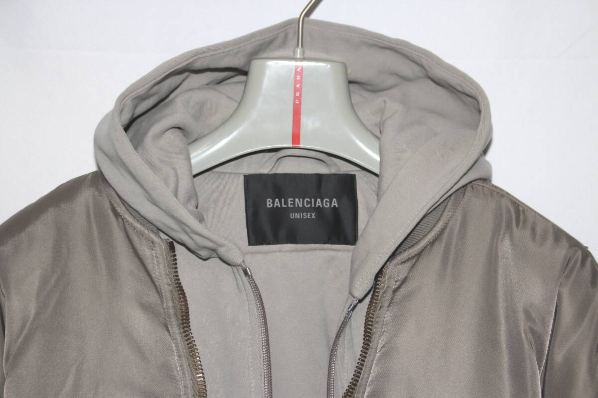 Bibian 比比昂 - BALENCIAGA PARIS ALL IN BOMBER JACKET 試着 Bibian 比比昂 - BALENCIAGA PARIS ALL IN BOMBER JACKET 試着
