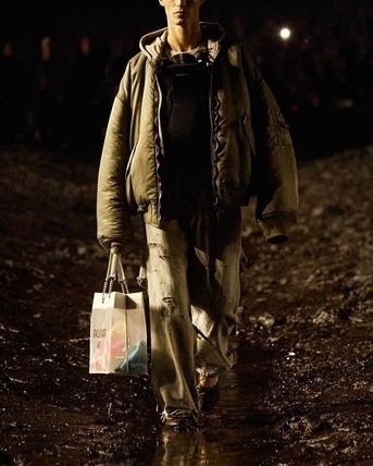 Bibian 比比昂 - BALENCIAGA PARIS ALL IN BOMBER JACKET 試着 Bibian 比比昂 - BALENCIAGA PARIS ALL IN BOMBER JACKET 試着
