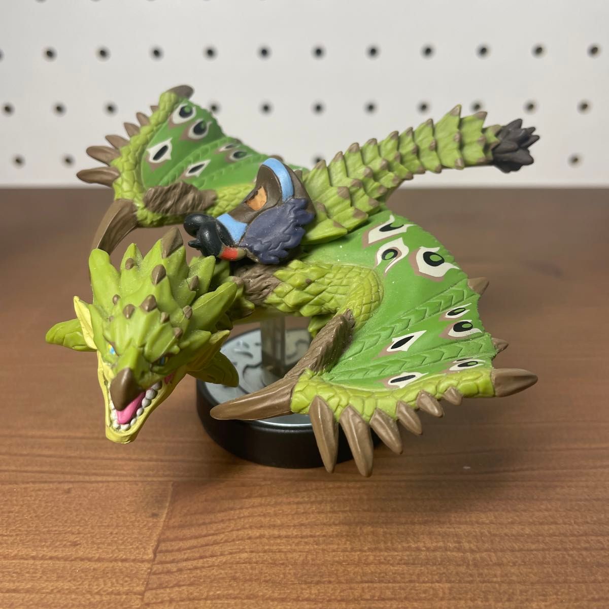 難あり アミーボ amiibo リオレイア&シュバル 赤眼のリオレウス 難あり アミーボ amiibo リオレイア&シュバル 赤眼のリオレウス