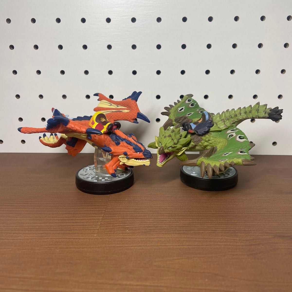 難あり アミーボ amiibo リオレイア&シュバル 赤眼のリオレウス 難あり アミーボ amiibo リオレイア&シュバル 赤眼のリオレウス