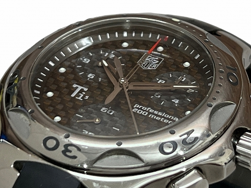 ■ 定価357,000円 現状渡し TAG HEUER タグホイヤー CL1181 FT6000 Ti5 キリウム クロノグラフ カーボン文字盤 チタン 腕時計 ギャラ付の画像4