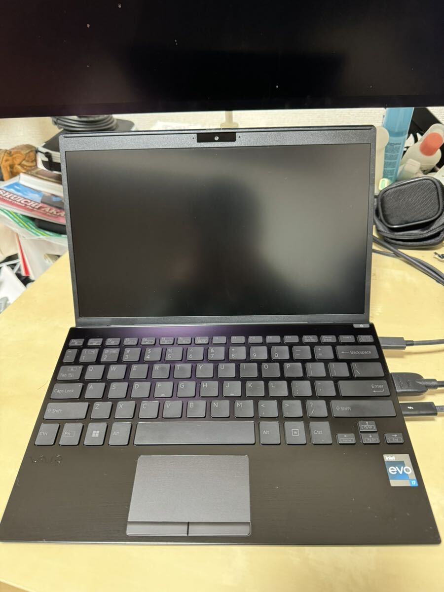 (ほぼ新品)VAIO SX12 (2023年6月発売モデル) ALL BLACK 16GB/1TB USキーボード（隠し刻印） VJS1268の画像1