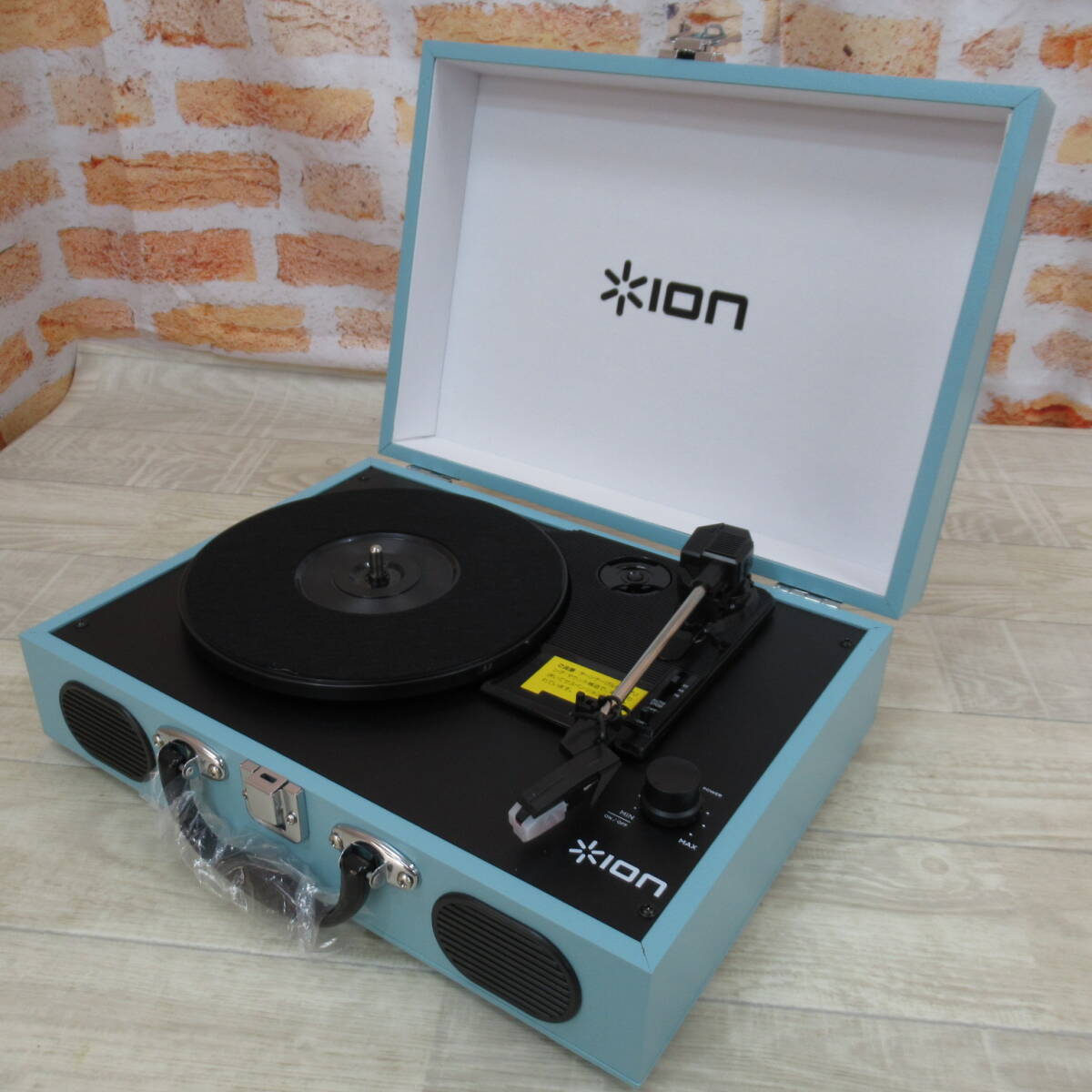3220PS24【未使用】ION Audio スピーカー内蔵 スーツケース型レコードプレーヤー Vinyl Transport ブルーの画像2