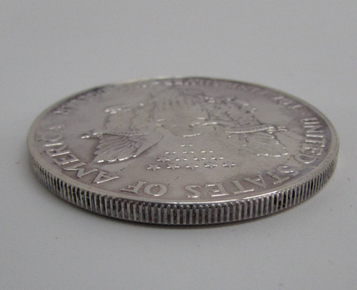 保管品 1987年 アメリカ イーグル ウォーキングリバティ リバティコイン 1ドル 1オンス 純銀 銀貨 貨幣 硬貨 直径40.5㎜ 量目31.2ｇ ケース_画像5