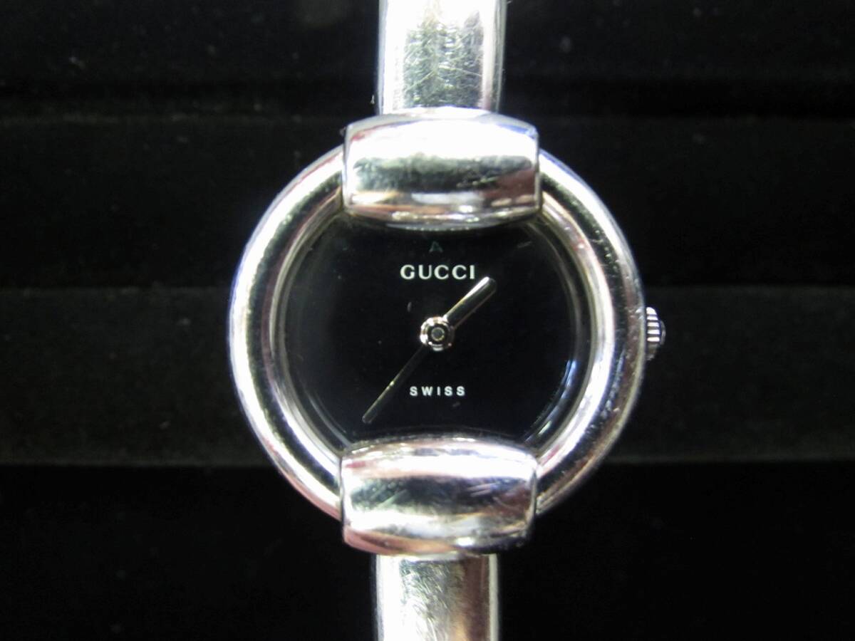 T981　グッチ　GUCCI　1400L　腕時計　黒文字盤　レディース腕時計_画像1