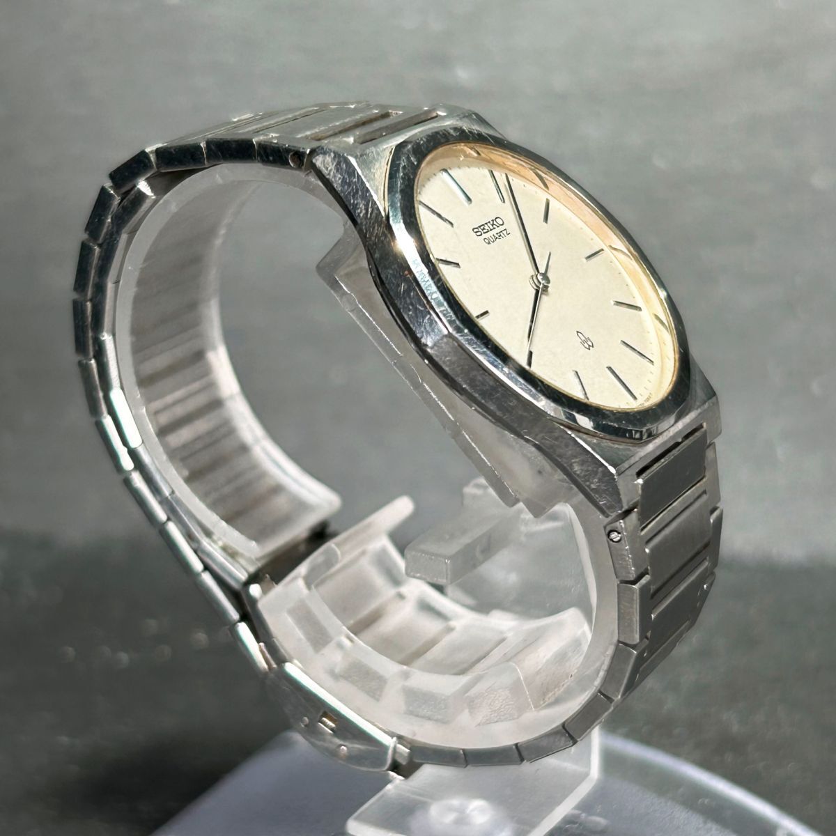 SEIKO セイコー QUARTZ クオーツ 6030-7060 腕時計 アナログ 3針 ステンレススチール ホワイト文字盤 シルバー メンズ 新品電池交換済みの画像5
