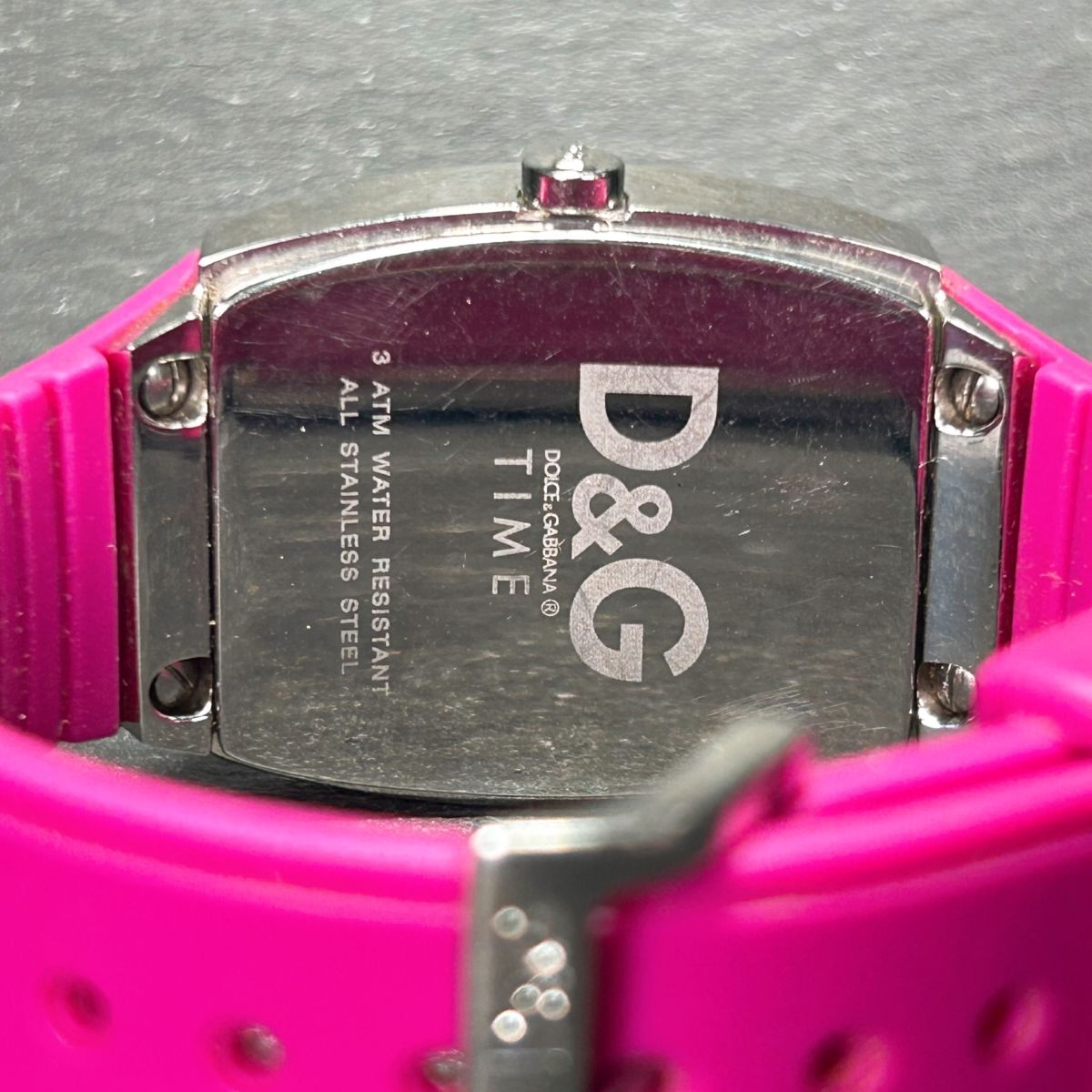 D&G ドルチェ＆ガッバーナ ラインストーン 腕時計 クオーツ アナログ ステンレススチール ピンクバンド 新品電池交換済み 動作確認済みの画像8