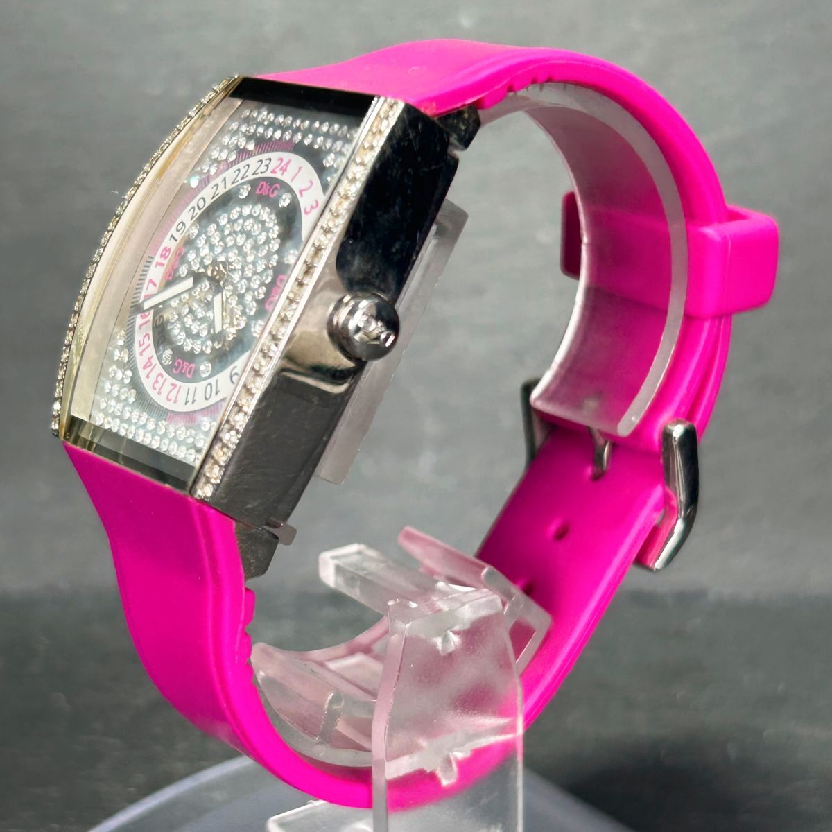 D&G ドルチェ＆ガッバーナ ラインストーン 腕時計 クオーツ アナログ ステンレススチール ピンクバンド 新品電池交換済み 動作確認済みの画像6