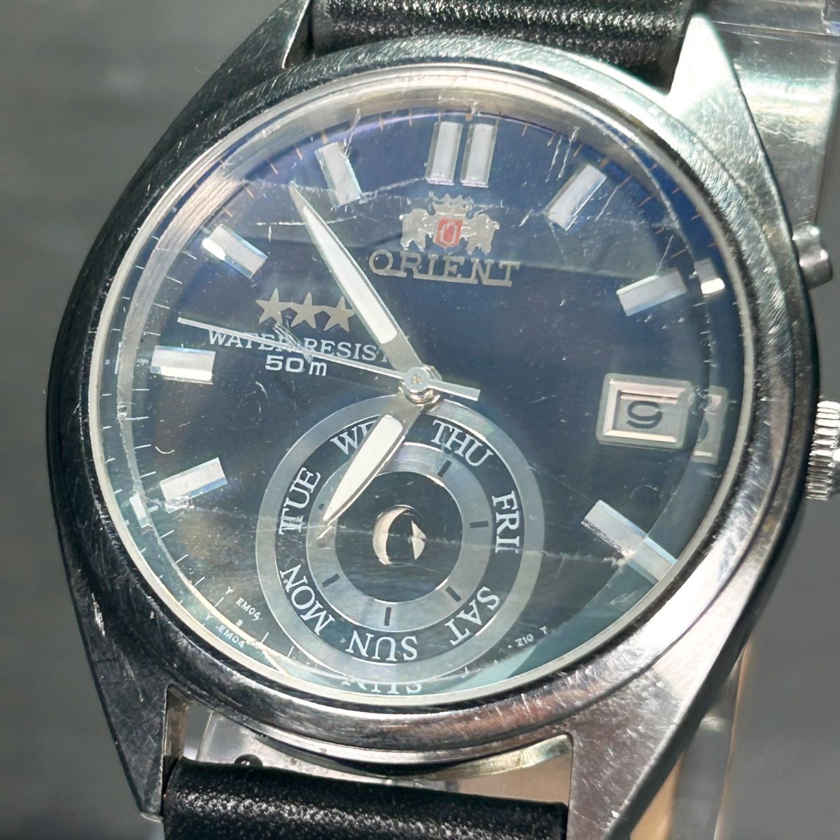 ORIENT オリエント スリースター EM04-C2 腕時計 自動巻き アナログ デイデイトカレンダー ブルー文字盤 ステンレススチール メンズ レザー_画像2