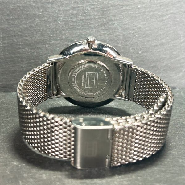 Tommy Hilfiger トミーヒルフィガー1710355 腕時計 クオーツ アナログ シルバー ブラック文字盤 ステンレススチール メンズ 新品電池交換済の画像6