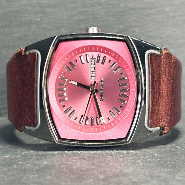 DIESEL ディーゼル DZ-5215 腕時計 クオーツ アナログ 3針 デイデイトカレンダー ピンク文字盤 ステンレススチール レザーベルト ブラウンの画像4