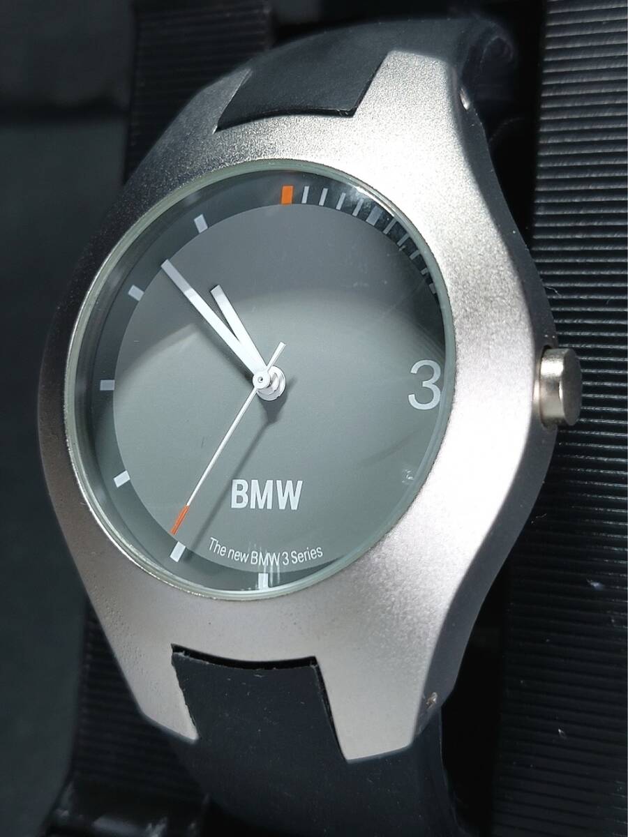 箱付き BMW The new BMW 3Series 3シリーズ メンズ アナログ 腕時計 グレー文字盤 シルバー ラバーベルト 新品電池交換済み 動作確認済み_画像3