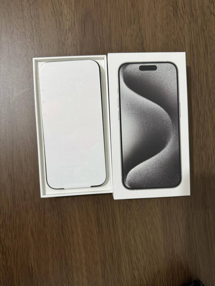 新品 iPhone 15 pro 256GB SIMフリー ナチュラルチタニウム の画像2