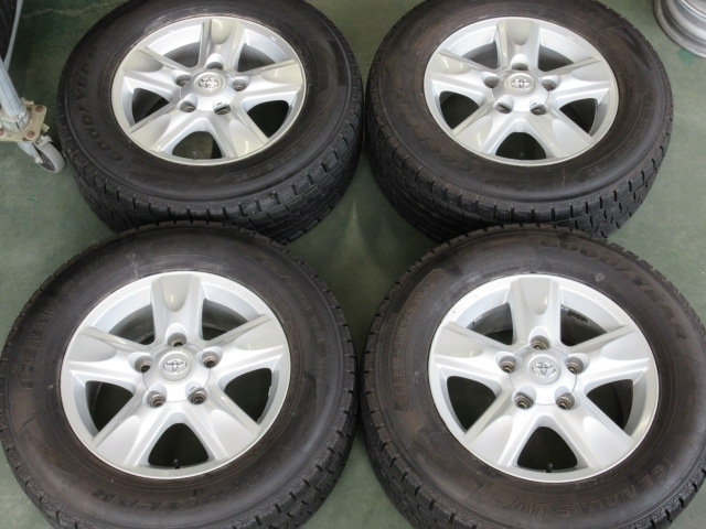 トヨタ　200系　ランドクルーザー純正　18×8J＋60　PCD150/5H　グッドイヤー　アイスナビSUV　285/60R18　2020年　ランクル_画像1