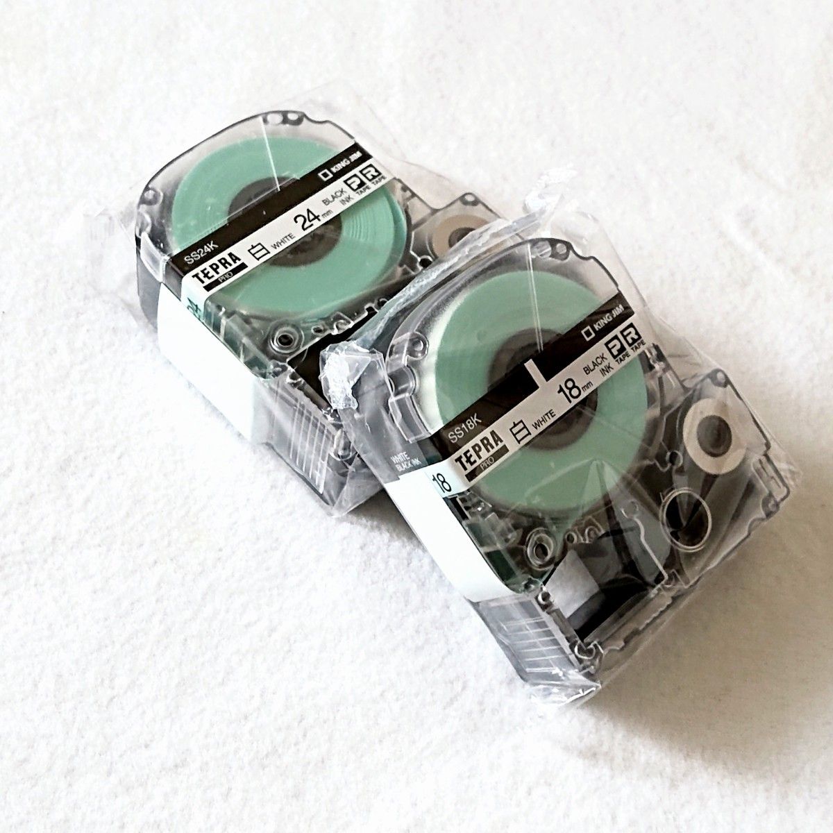 テプラテープ キングジム テプラPRO 純正品 パステル白色の18㎜・24㎜の2サイズセット【PとRの両方の機種に対応します】