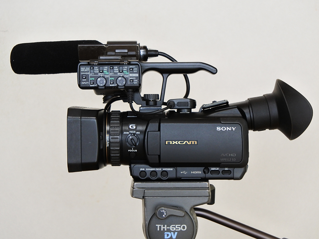 SONY ソニーデジタルHDビデオカメラレコーダー　NXCAM HXR-NX70J　ファームバージョン3.01　通電時間83×10H　元箱付き_画像1