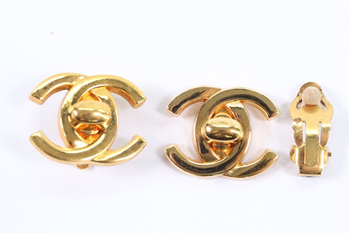 【ジャンク品】CHANEL シャネル 96P ココマーク ゴールドカラー イヤリング レディース アクセサリー 3770-A_画像2